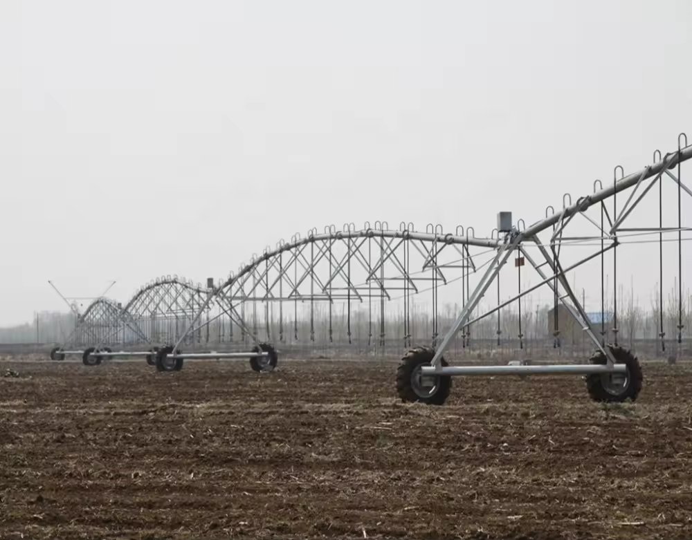 center pivot irrigation machine (2)